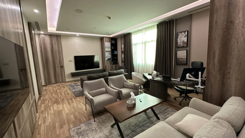 CEO OFFICE- TRUSTANGLE